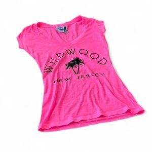 2000s Hot Pink Wildwood New Jersey V-Neck Tee – Size Small
